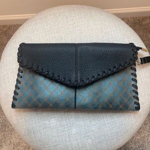 AXEL envelope bag